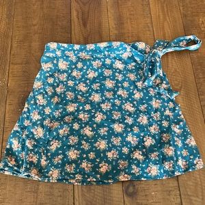 American Eagle Green Flowered Wrap Skirt With Tie